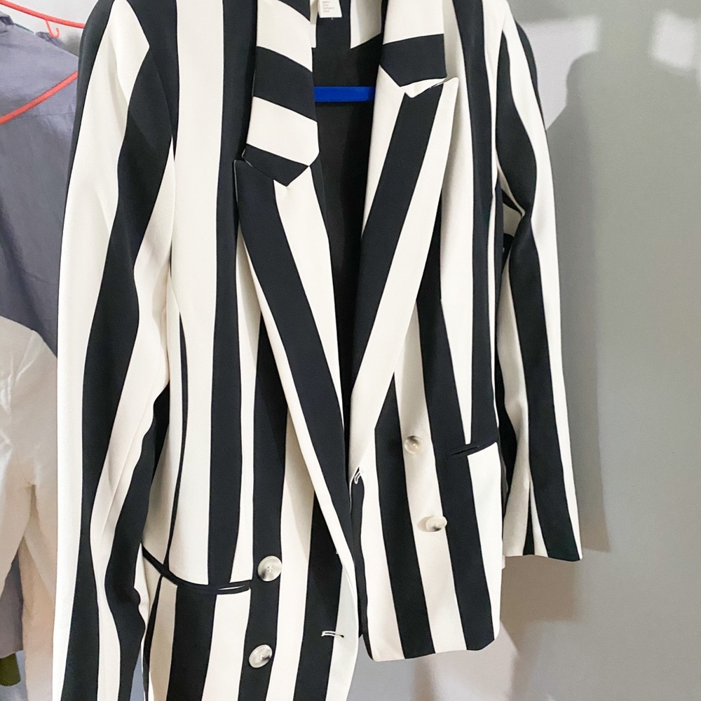 Jacket - Picture 2 of 4